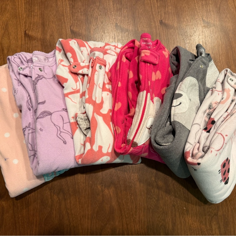 🌟Lot of 6 Carter's footed fleece zip pajamas